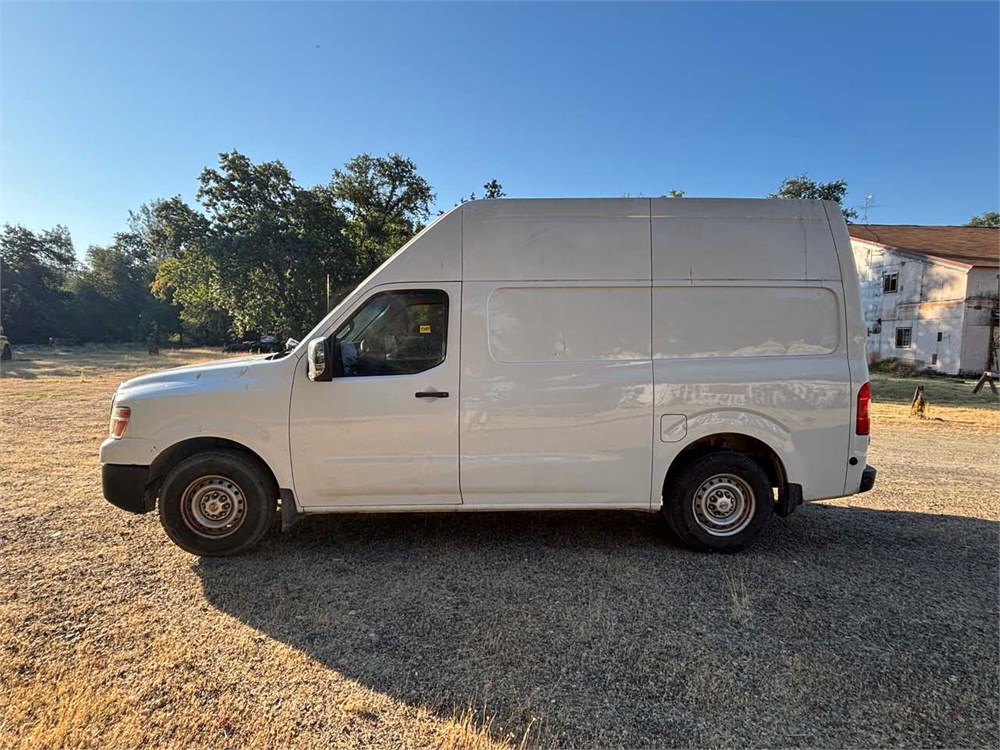 Nissan “NV 2500 HD SV” Cargo Van