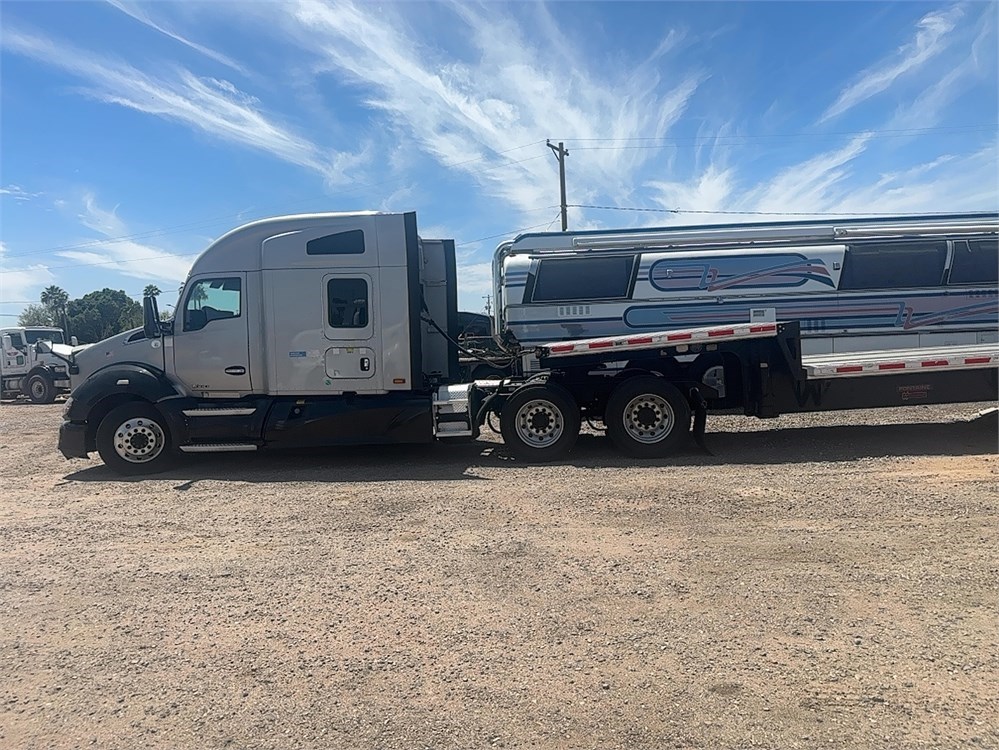Kenworth “T680” Sleeper (2017) - Image 6