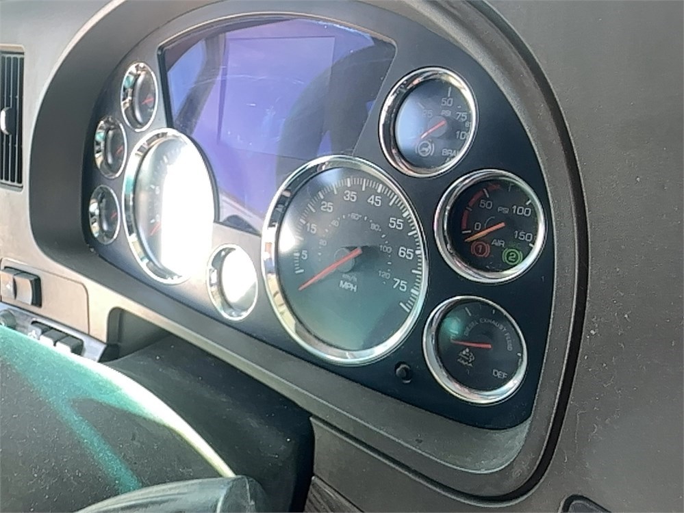 Kenworth “T680” Sleeper (2017) - Image 12