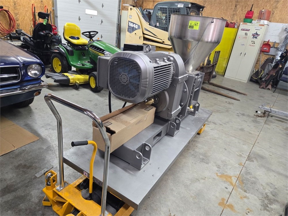 Diamond America “TF400″ 4” Twin Feed Extruder - Image 4