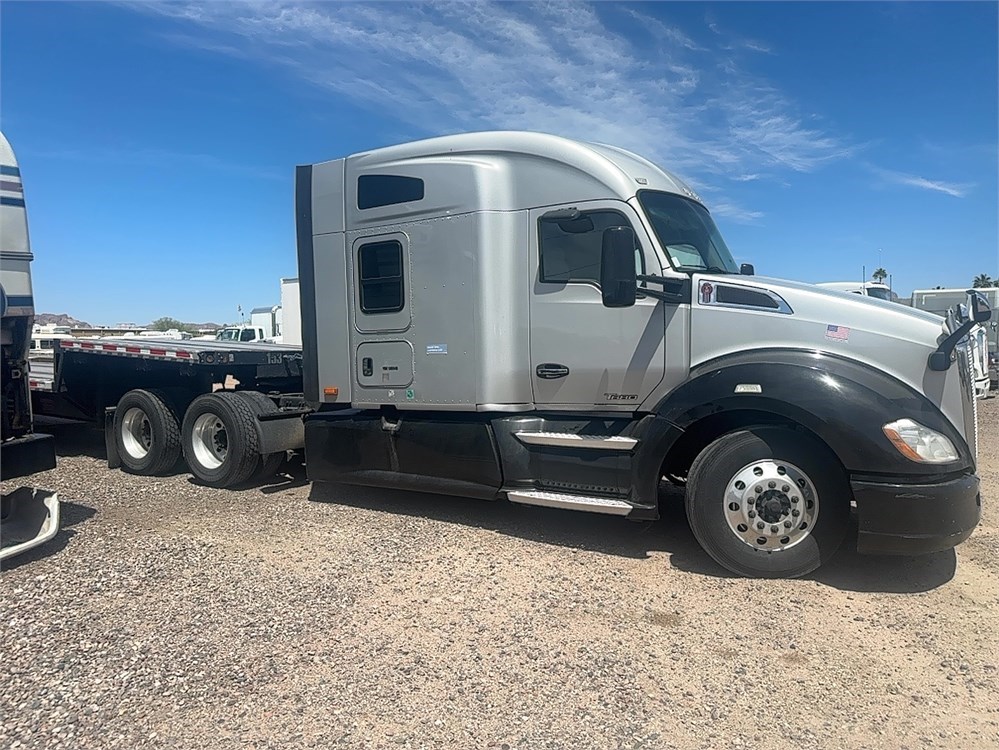 Kenworth “T680” Sleeper (2017) - Image 3