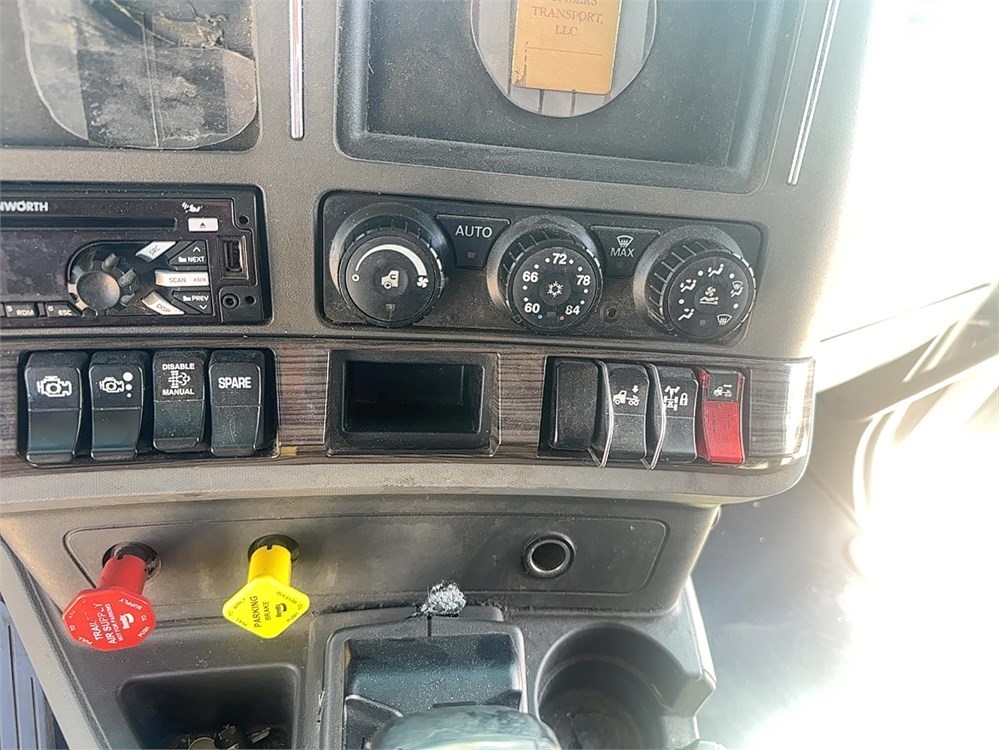 Kenworth “T680” Sleeper (2017) - Image 10