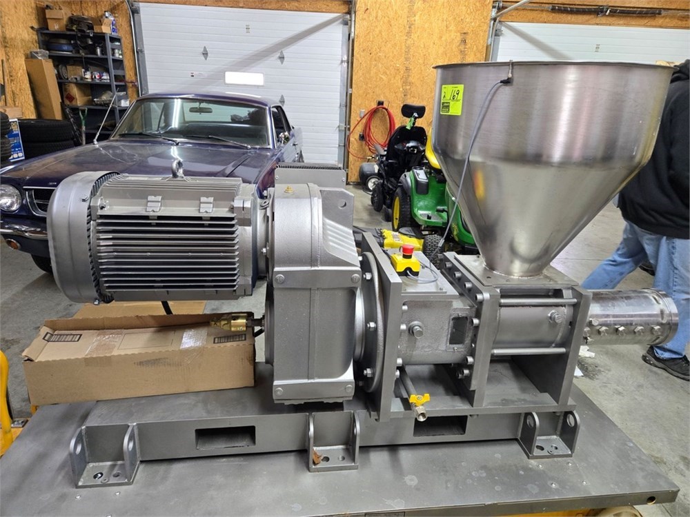 Diamond America “TF400″ 4” Twin Feed Extruder - Image 2