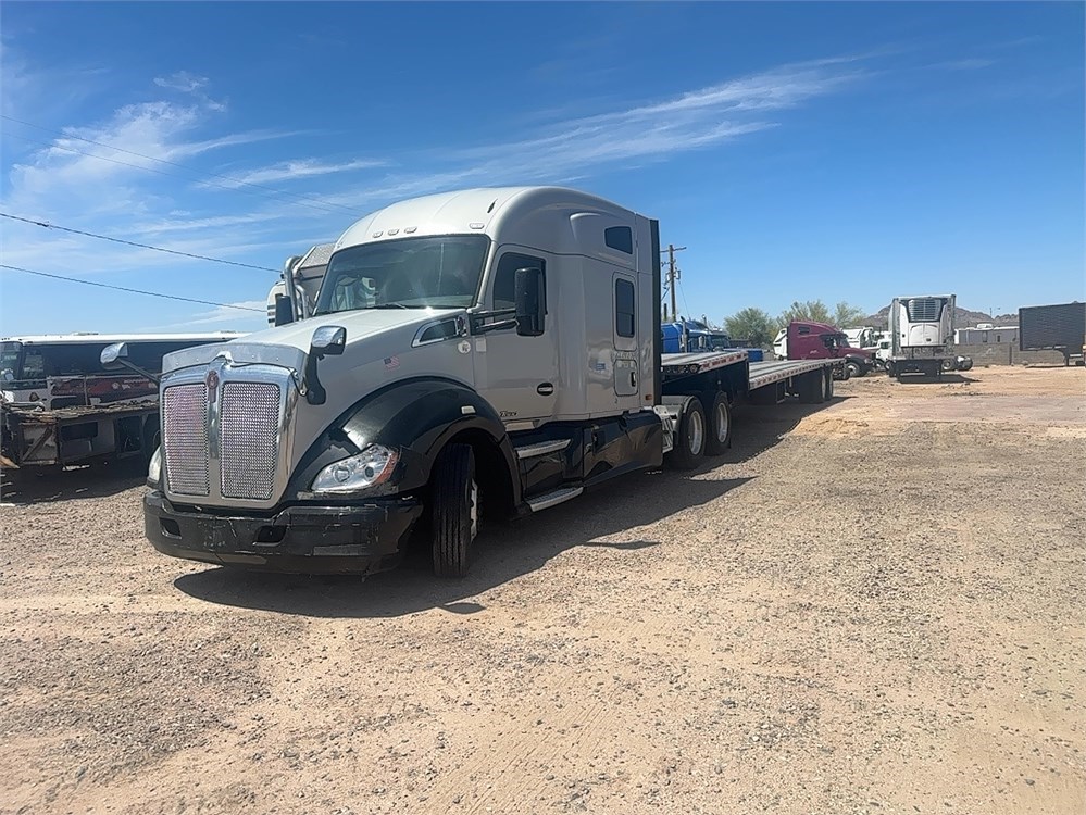 Kenworth “T680” Sleeper (2017) - Image 2
