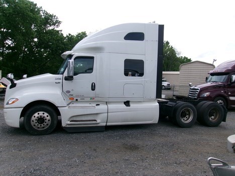 International “LT625” Sleeper Cab (2022) - Image 3