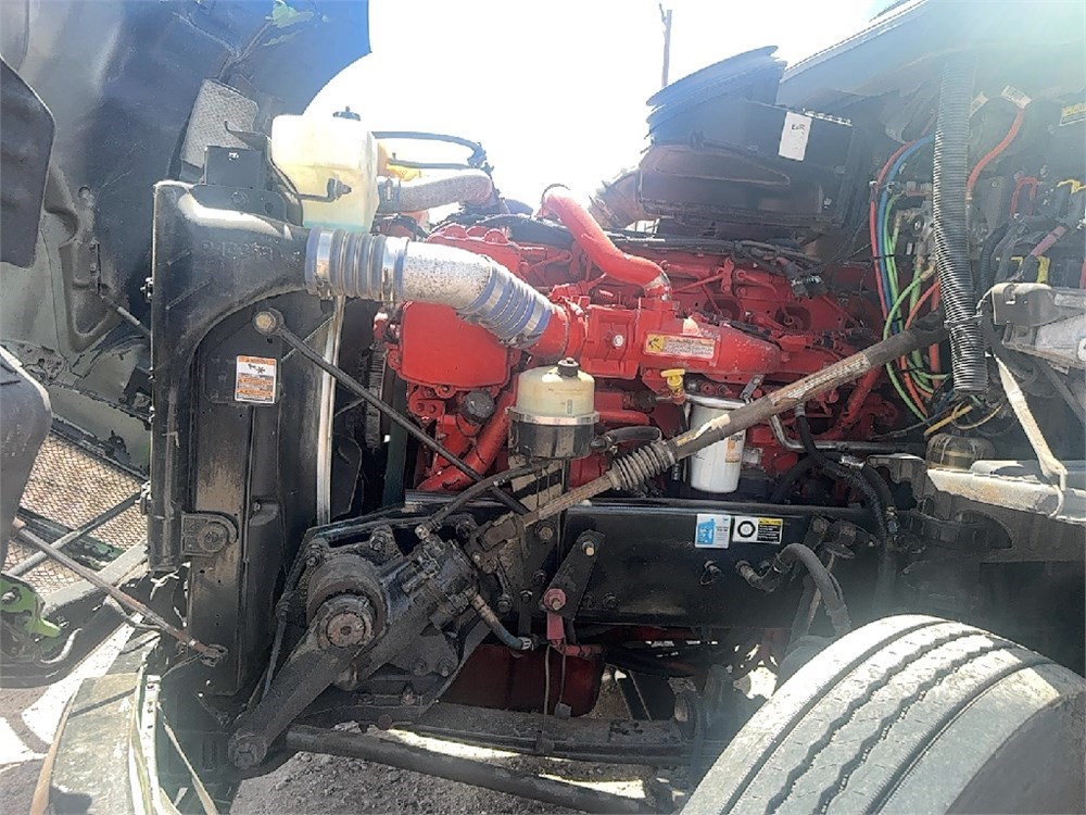 Kenworth “T680” Sleeper (2017) - Image 25