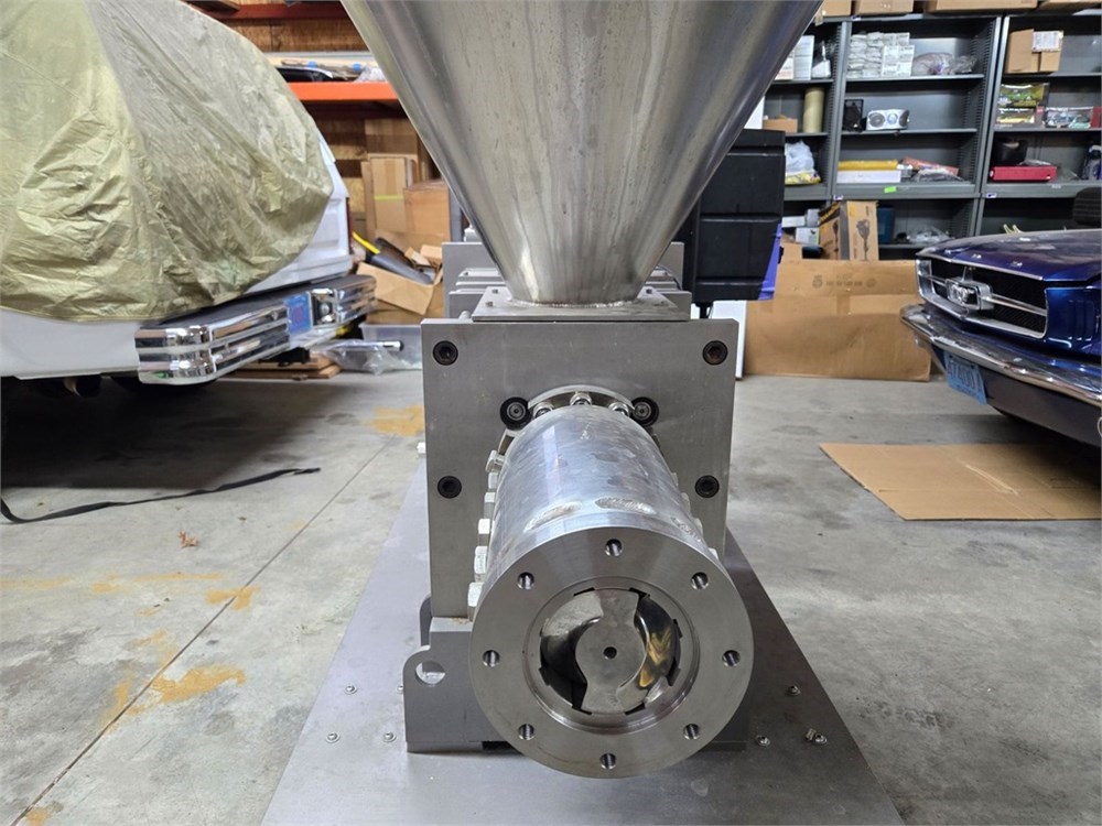 Diamond America “TF400″ 4” Twin Feed Extruder - Image 8