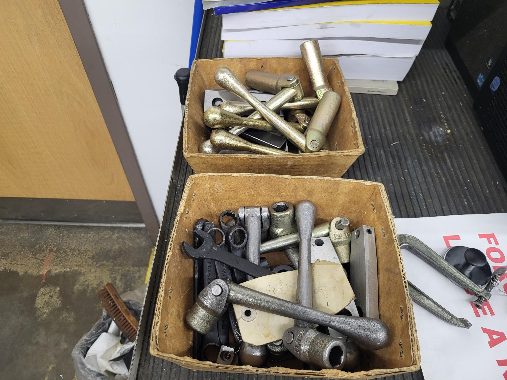 2012 DOOSAN DT 360D 40 TAPER CNC DUAL PALLET DRILL AND TAP, WITH 8 KURT VISES - Image 25