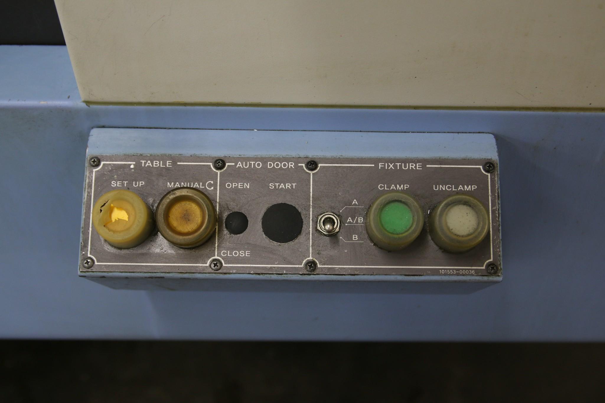 2012 DOOSAN DT 360D 40 TAPER CNC DUAL PALLET DRILL AND TAP, WITH 8 KURT VISES - Image 20