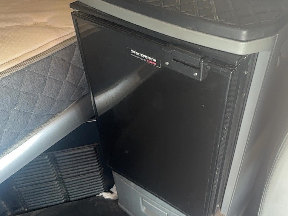 Kenworth “T680” Sleeper (2017) - Image 22