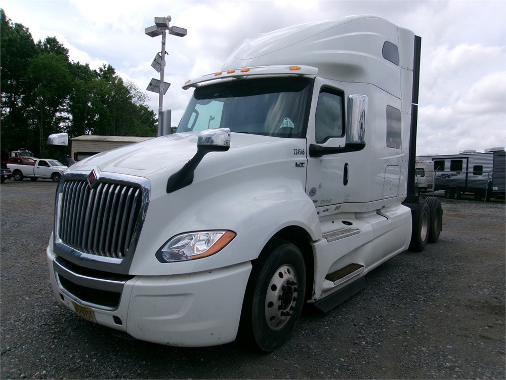 International “LT625” Sleeper Cab (2022)