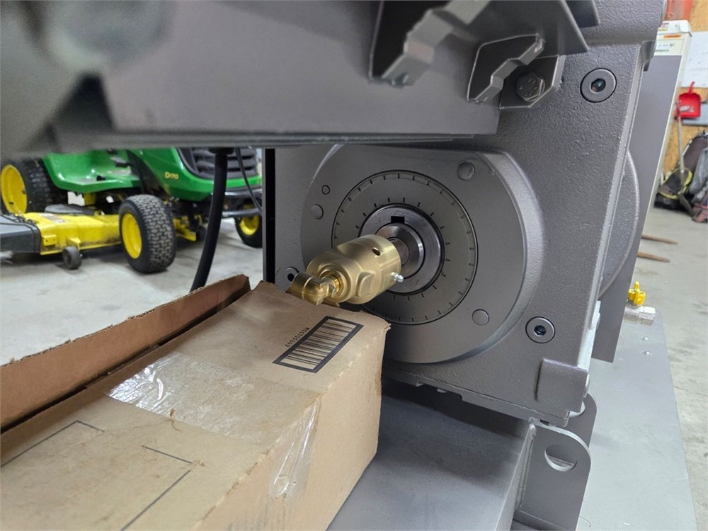 Diamond America “TF400″ 4” Twin Feed Extruder - Image 5