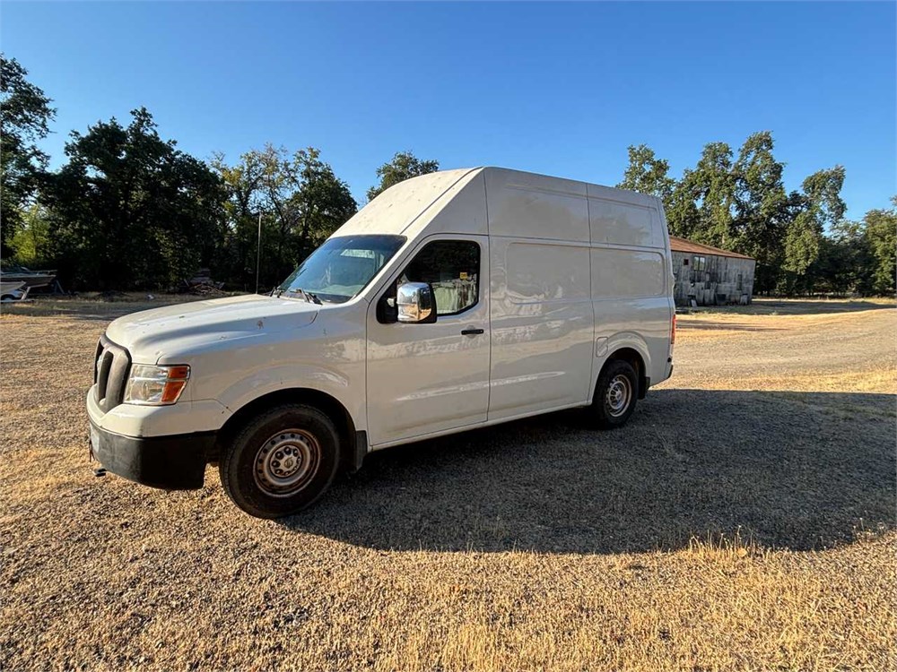 Nissan “NV 2500 HD SV” Cargo Van - Image 2