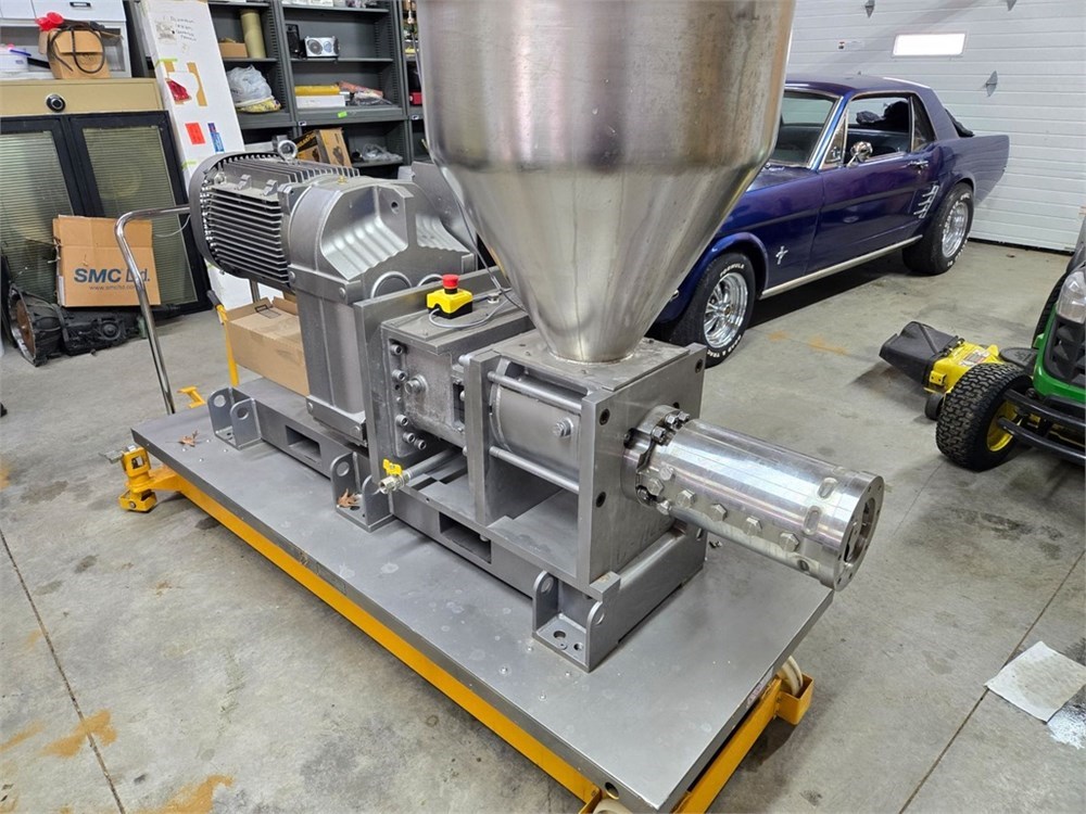 Diamond America “TF400″ 4” Twin Feed Extruder