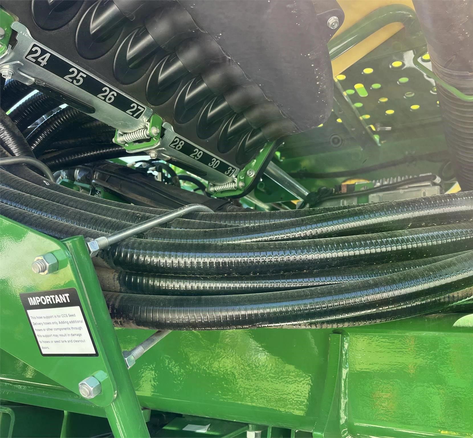 JOHN DEERE 1795 Planter from 2019 - Image 10